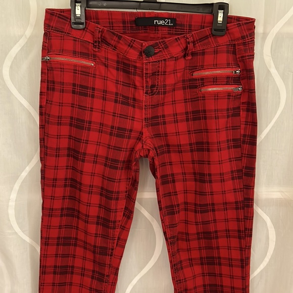 Rue 21 Red & Black Plaid Skinny Leggings, Size 9/10 - Picture 2 of 5